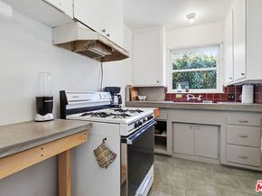 1817 W Burbank Boulevard, Burbank CA 91506