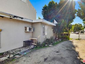 1817 W Burbank Boulevard, Burbank CA 91506