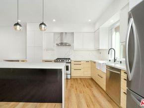 5923 Etiwanda Avenue 106, Tarzana CA 91356