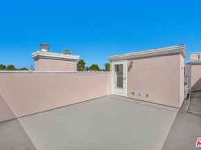 5923 Etiwanda Avenue 106, Tarzana CA 91356