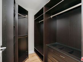 5923 Etiwanda Avenue 106, Tarzana CA 91356