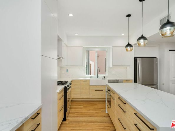 5923 Etiwanda Avenue 106, Tarzana CA 91356