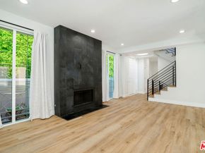 5923 Etiwanda Avenue 106, Tarzana CA 91356