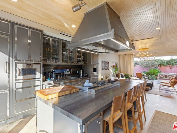 812 Brooks Avenue, Venice CA 90291