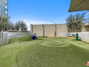 877 Francisco Street 728, Los Angeles CA 90017