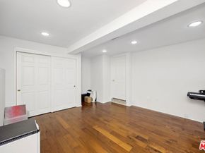 10229 Variel Avenue 2, Chatsworth CA 91311