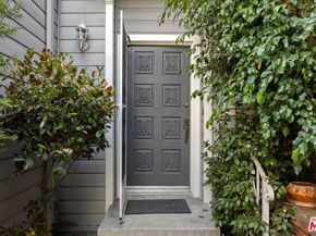 18135 Burbank Boulevard 6, Tarzana CA 91356