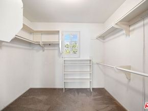 18135 Burbank Boulevard 6, Tarzana CA 91356