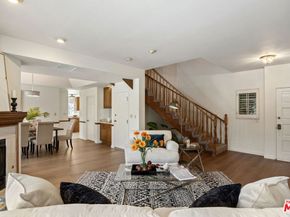 18135 Burbank Boulevard 6, Tarzana CA 91356