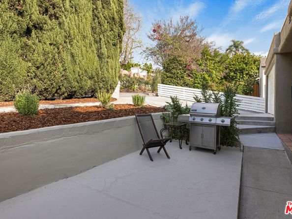 2615 Silver Ridge Avenue, Los Angeles CA 90039