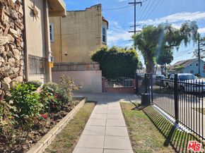 216 S Inglewood Avenue, Inglewood CA 90301