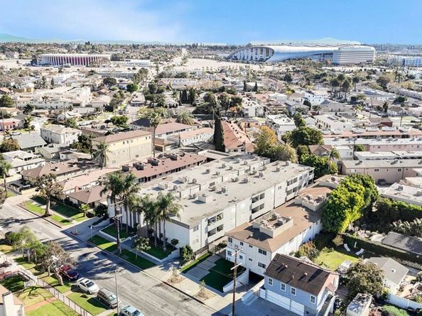 212 E Tamarack Avenue, Inglewood CA 90301