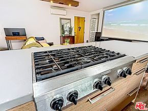 3025 Edgehill Drive, Los Angeles CA 90018