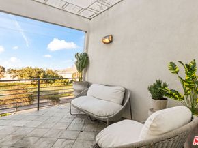502 Rosecrans Avenue B, Manhattan Beach CA 90266