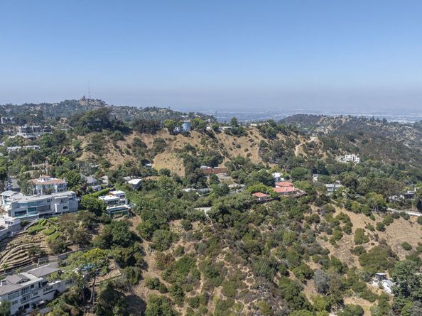 8581 Cole Crest Drive, Los Angeles CA 90046