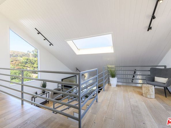 8581 Cole Crest Drive, Los Angeles CA 90046