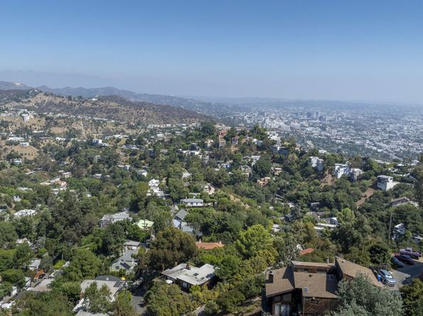 8581 Cole Crest Drive, Los Angeles CA 90046