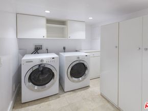8581 Cole Crest Drive, Los Angeles CA 90046