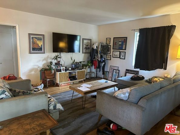 4319 Melbourne Avenue, Los Angeles CA 90027