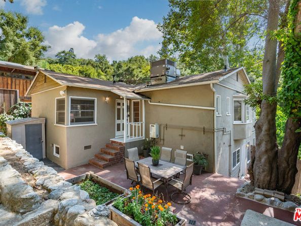 10301 Chrysanthemum Lane, Los Angeles CA 90077