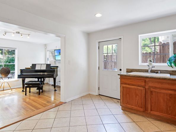 10301 Chrysanthemum Lane, Los Angeles CA 90077