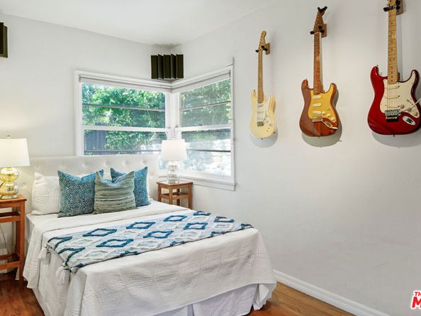 10301 Chrysanthemum Lane, Los Angeles CA 90077