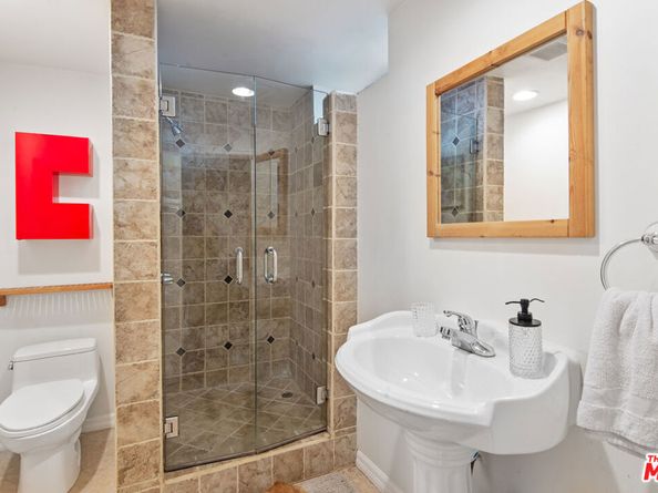 10301 Chrysanthemum Lane, Los Angeles CA 90077