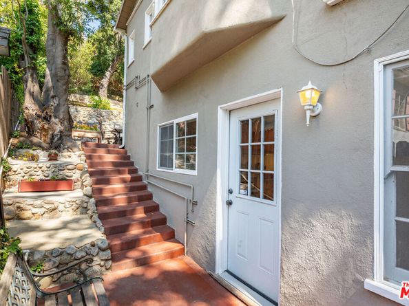 10301 Chrysanthemum Lane, Los Angeles CA 90077