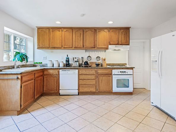 10301 Chrysanthemum Lane, Los Angeles CA 90077