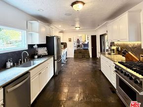 6844 Cahuenga Park Trail, Los Angeles CA 90068