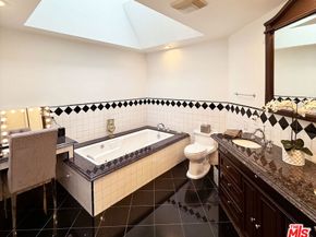 6844 Cahuenga Park Trail, Los Angeles CA 90068