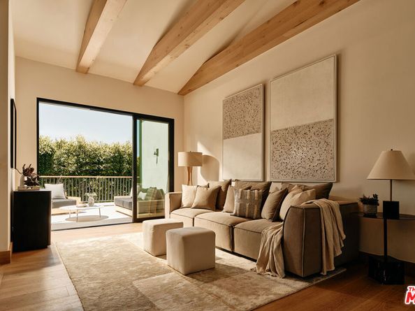 13209 Dobbins Place, Los Angeles CA 90049