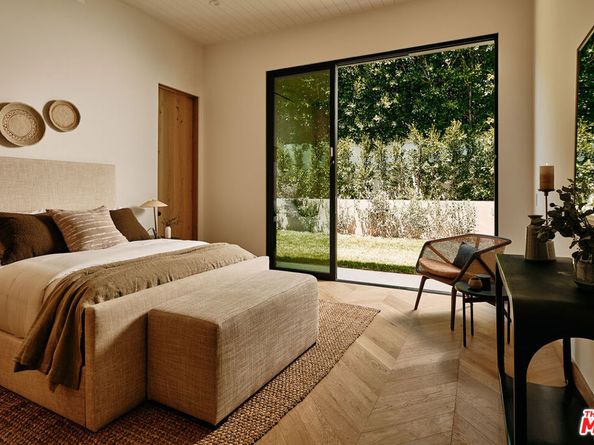 13209 Dobbins Place, Los Angeles CA 90049