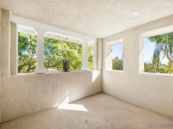 2087 Amparo Ct, Escondido CA 92025