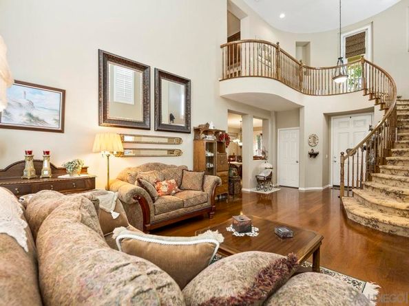 2087 Amparo Ct, Escondido CA 92025