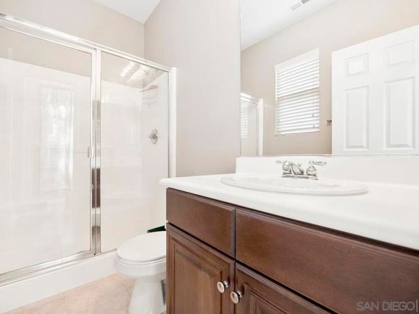 2087 Amparo Ct, Escondido CA 92025