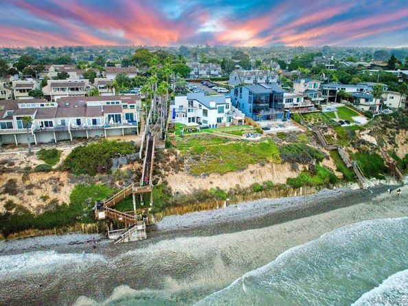 1689 Neptune Ave, Encinitas CA 92024