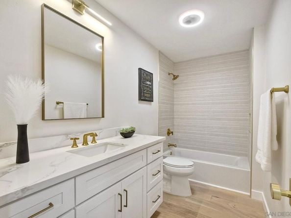 1689 Neptune Ave, Encinitas CA 92024