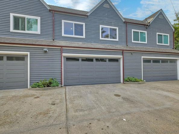 1689 Neptune Ave, Encinitas CA 92024