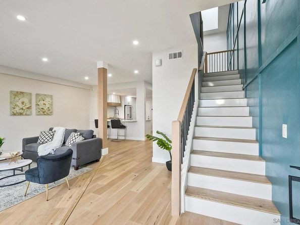 1689 Neptune Ave, Encinitas CA 92024