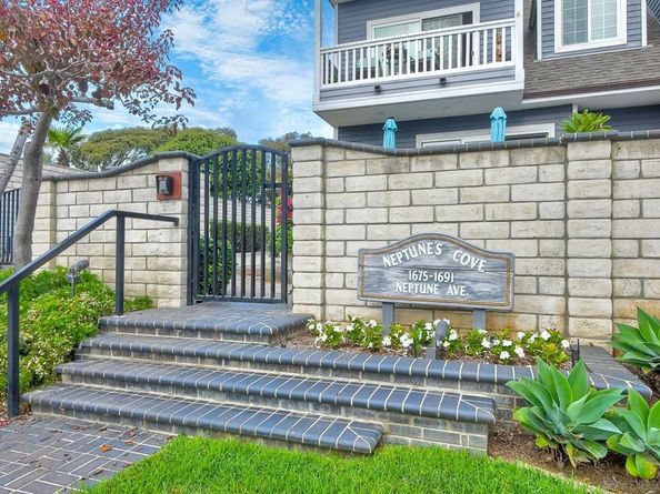 1689 Neptune Ave, Encinitas CA 92024
