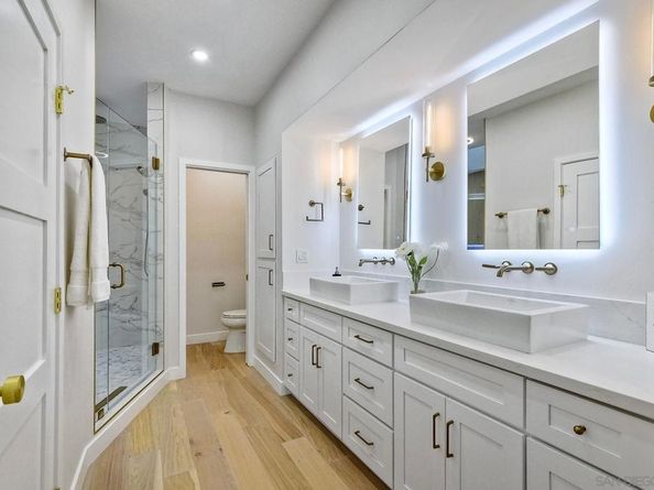 1689 Neptune Ave, Encinitas CA 92024