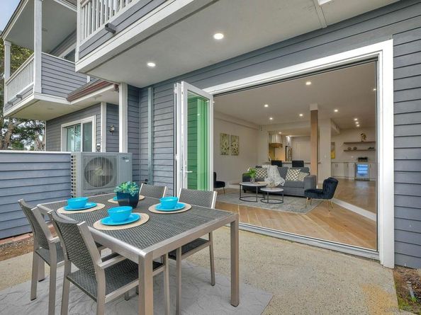 1689 Neptune Ave, Encinitas CA 92024