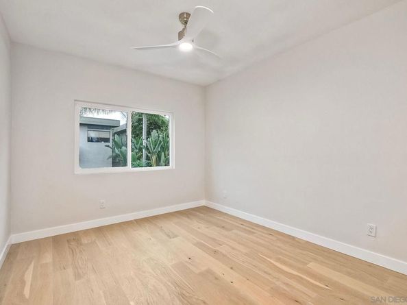 1689 Neptune Ave, Encinitas CA 92024