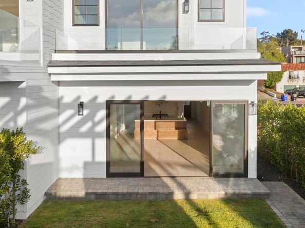 7214 Fay Ave, La Jolla CA 92037