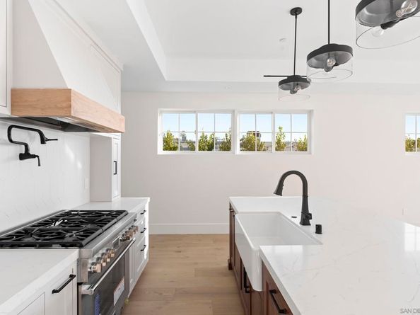 7214 Fay Ave, La Jolla CA 92037