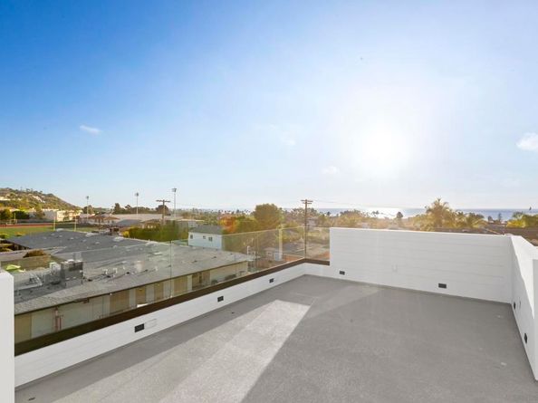 7214 Fay Ave, La Jolla CA 92037