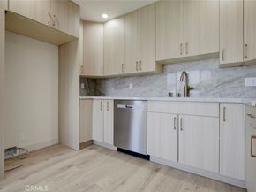 210 W Alameda, Burbank CA 91502