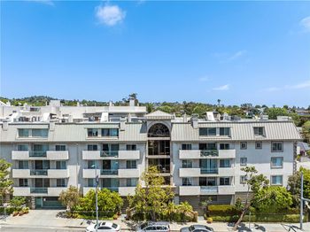 390 S Sepulveda