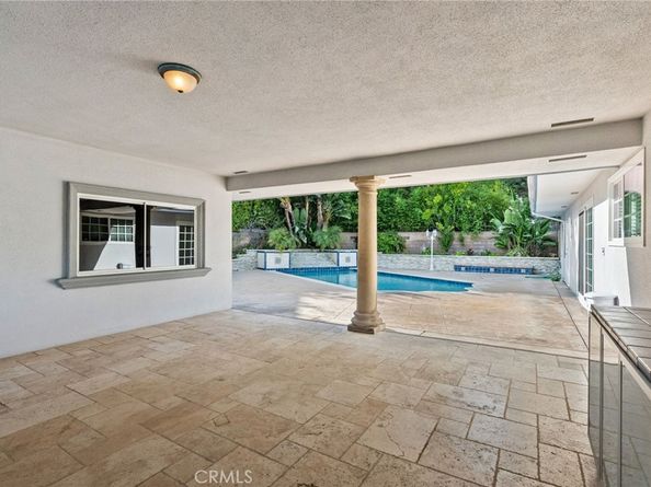 1519 Lynglen Drive, Glendale CA 91206